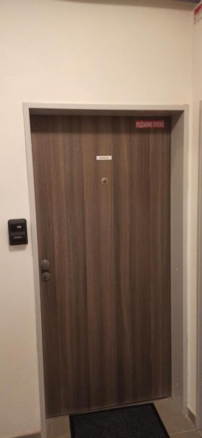 Apartman Burger เทรโควา ภายนอก รูปภาพ
